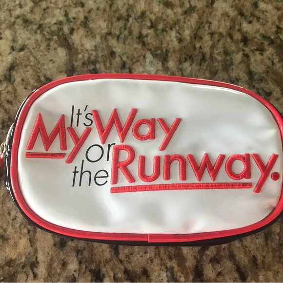 Disney Incredibles 2 Edna Mode Pencil Pouch / Makeup Bag / Case - Picture 2 of 5